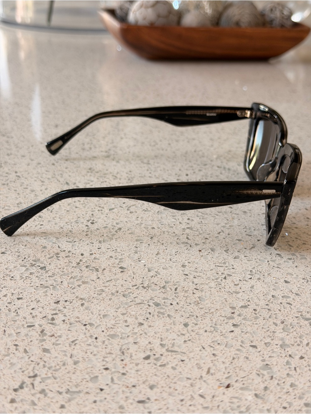 RAEN Keera Black Square Sunglasses - Picture 5 of 10